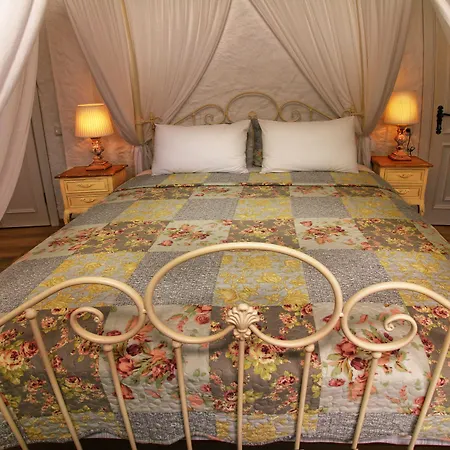 Hotel Kupina 2*